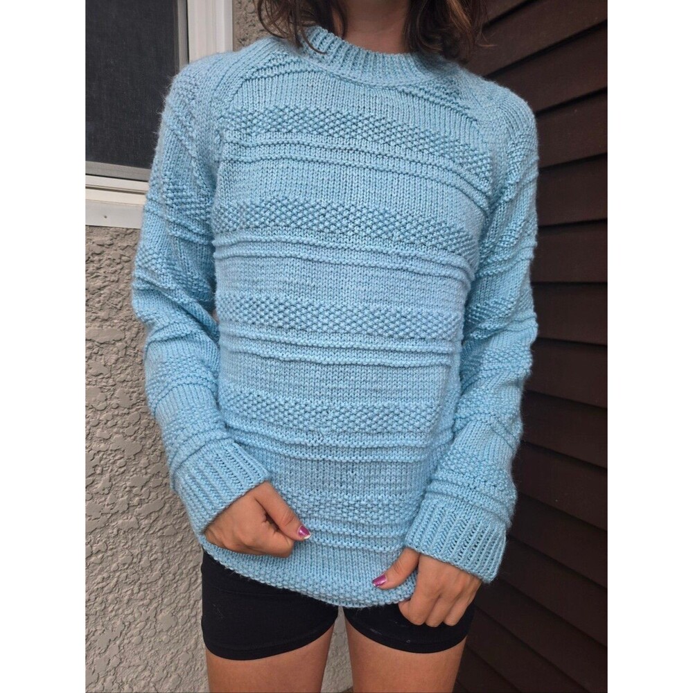 Women's Vintage Handmade Knit Baby Blue Pattern Crewneck Pullover Sweater